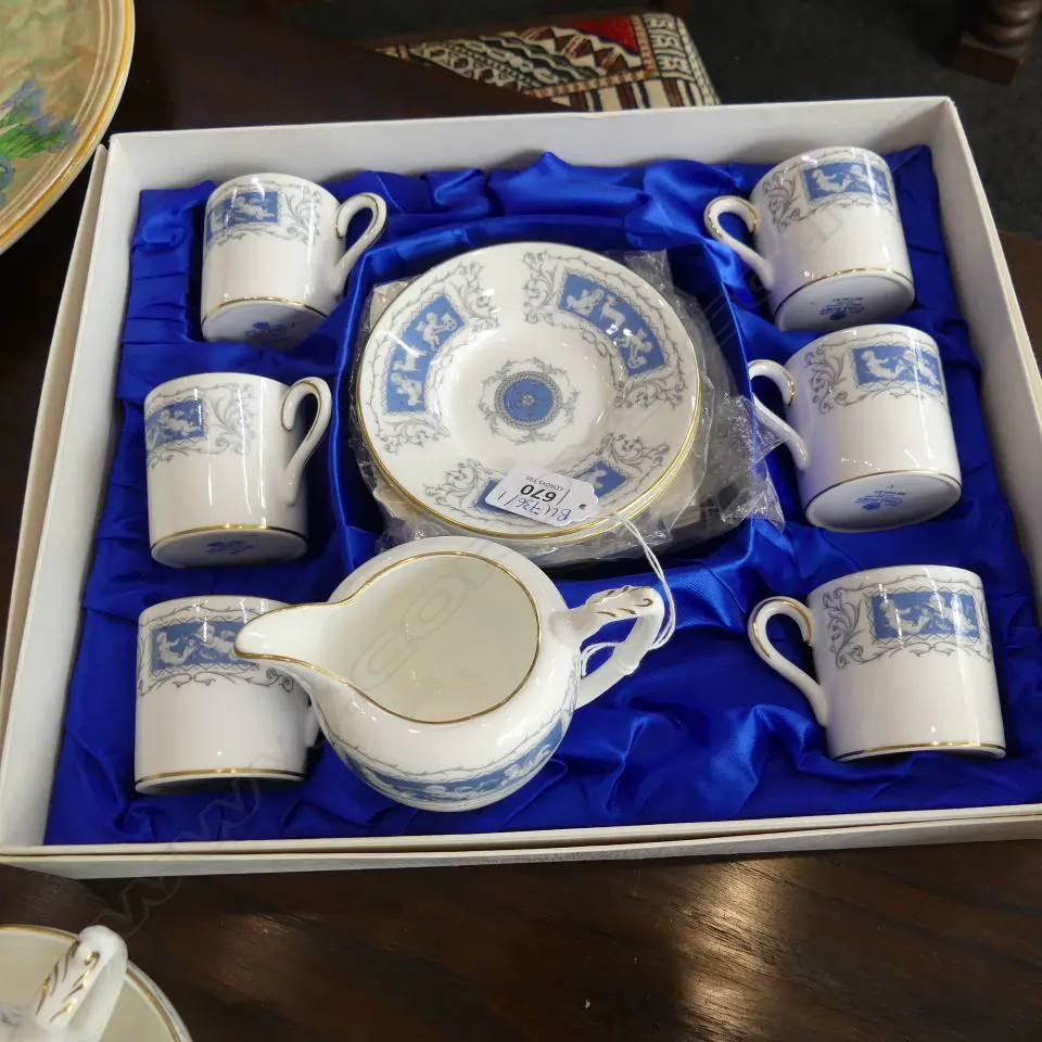 LGE COALPORT 'REVELRY' DINNER SERVICE... Image 1++