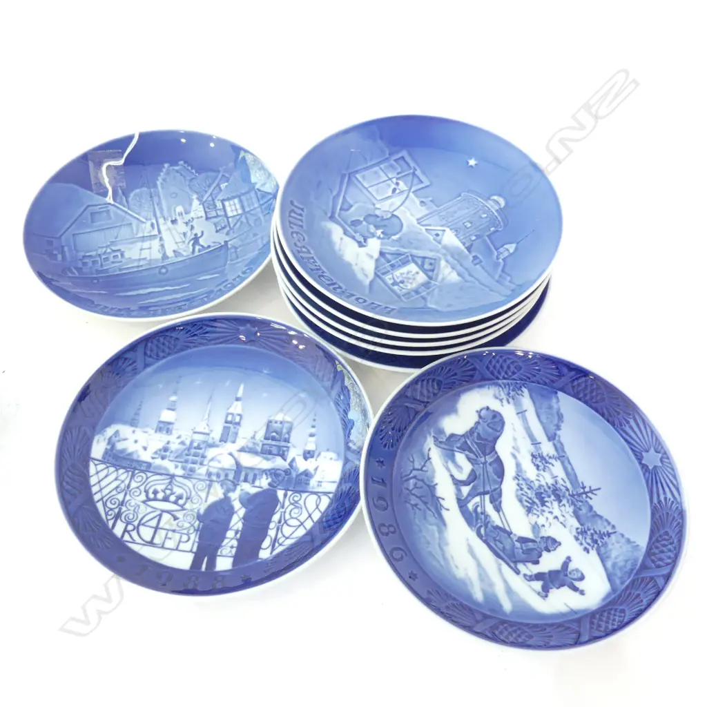 8 ASST BING & GRONDAHL BLUE & WHITE CHRISTMAS PLATES DIA 180MM Image 1++