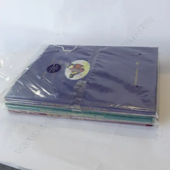 3 'THE NZ STAMP COLLECTION' BOXED SETS 1989.1990.1991