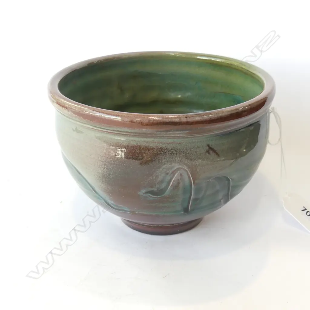 PETER LANGE BOWL, RED AND GREEN GLAZE, INCISED PATTERNS 150mm dia Image 1++