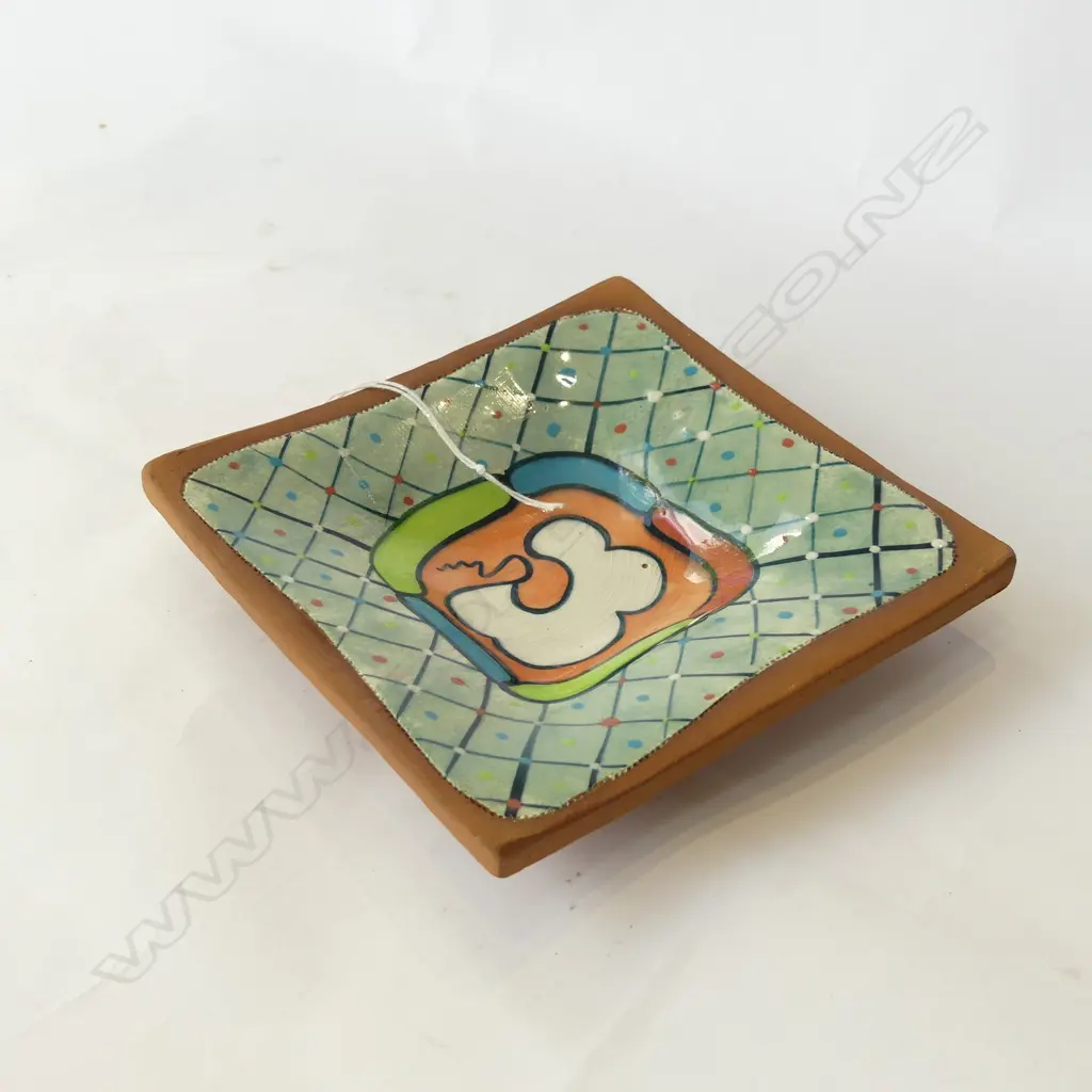 MOYRA ELLIOTT SMALL SQUARE DISH, MULTICOLOURED DECORATION W.160mm Image 1++