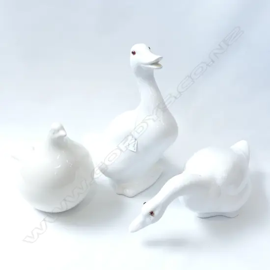 3 WHITE CERAMIC BIRDS; PR GEESE + DOVE