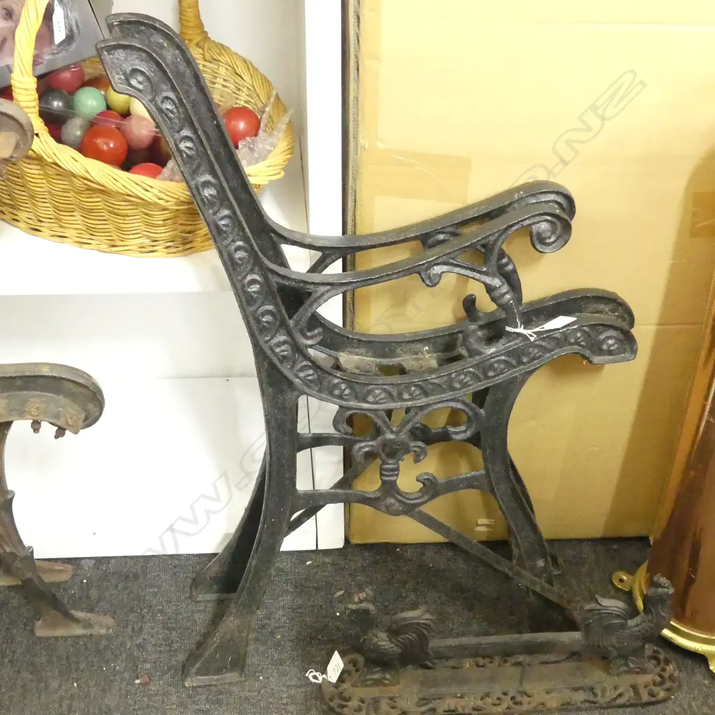 BLACK CAST IRON BENCH ENDS + BOOT SCRAPER W.430mm Image 1++