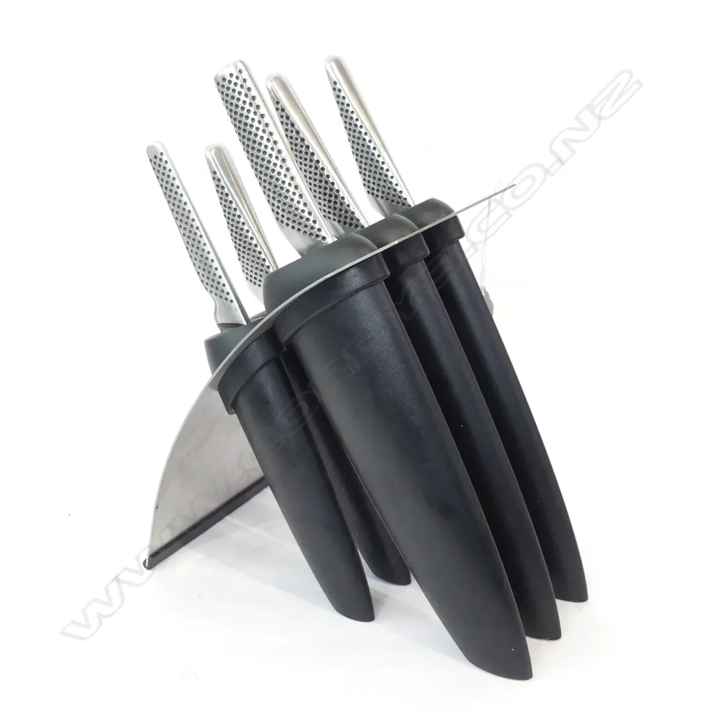 'GLOBAL' 6 KNIFE SET IN HOLDER Image 1++