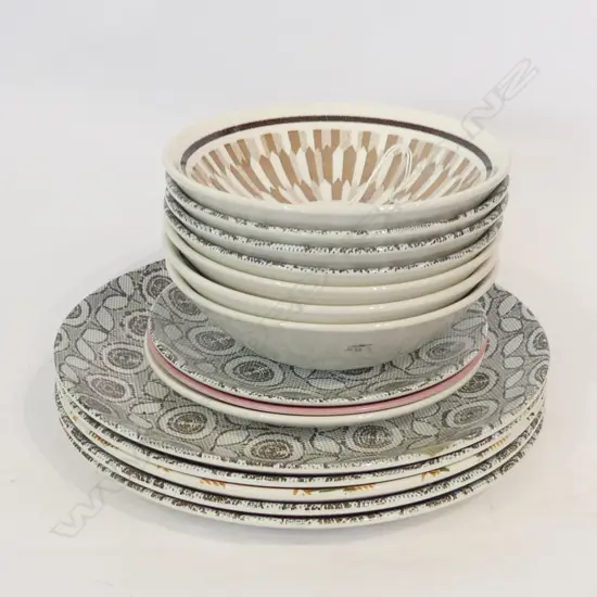 15 PCS CROWN LYNN / KELSTON CERAMICS PLATES & BOWLS