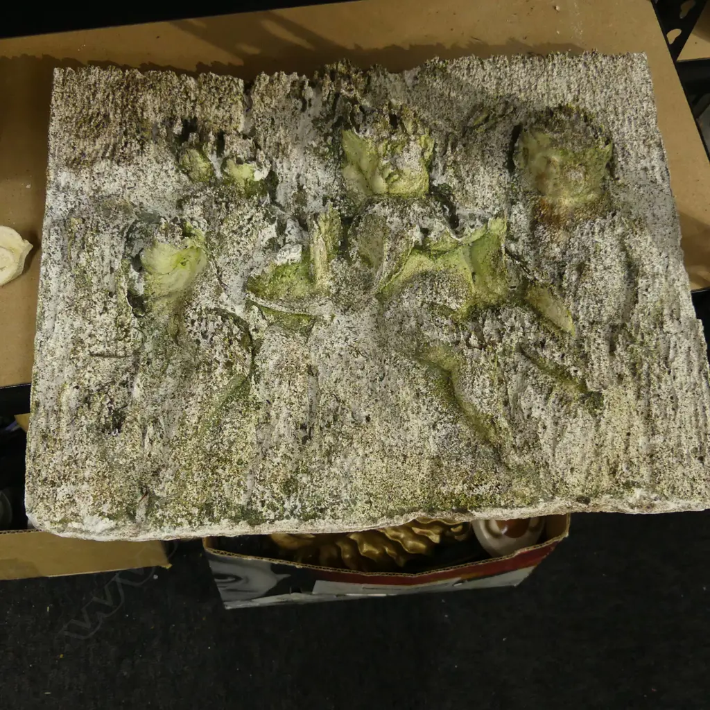 PR OLD CONCRETE CHERUB PLINTHS & OLD GARDEN STAND Image 1++