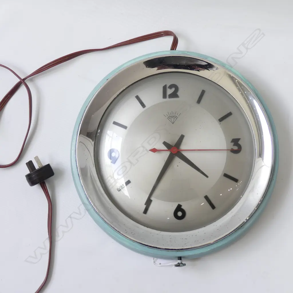 VINTAGE WALL CLOCK (PLUG IN)325mm dia Image 1++