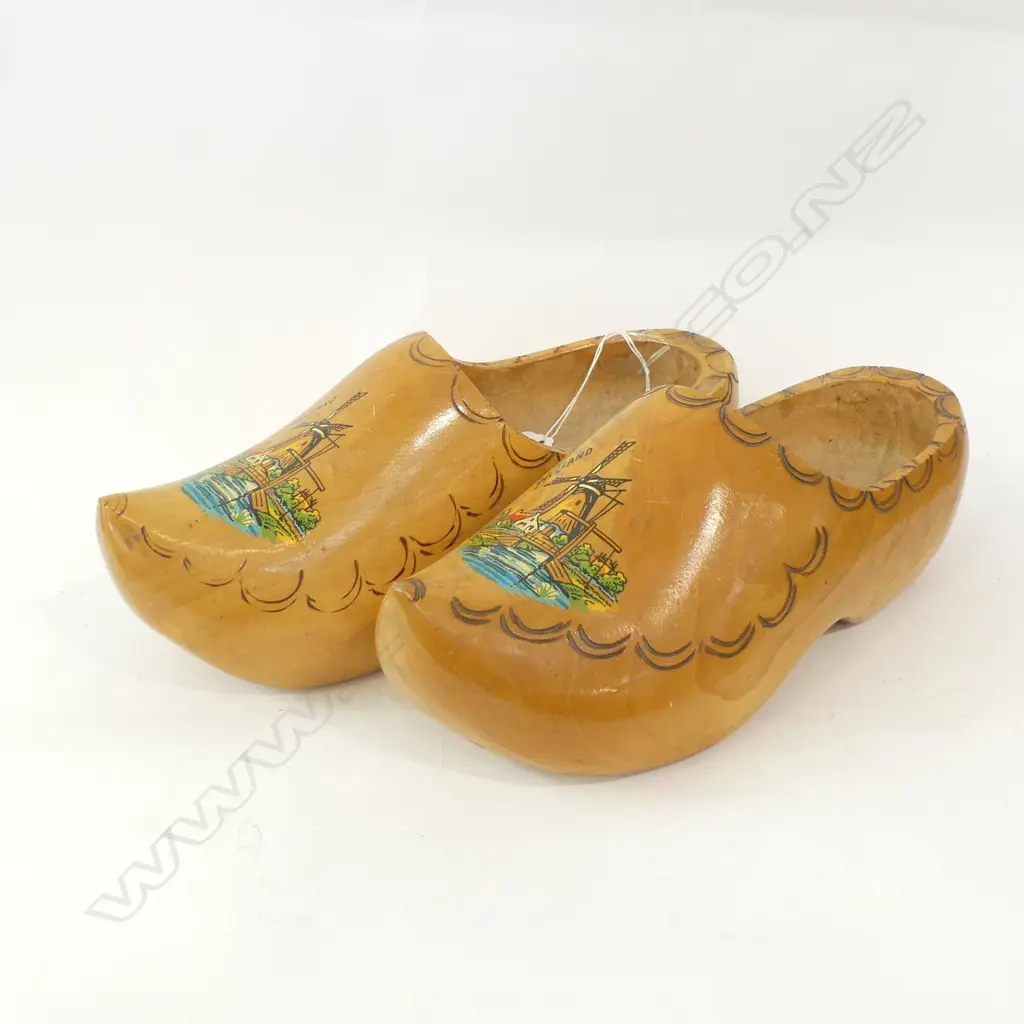 LG PR DUTCH WOODEN PAINTED CLOGS L 310MM Image 1++