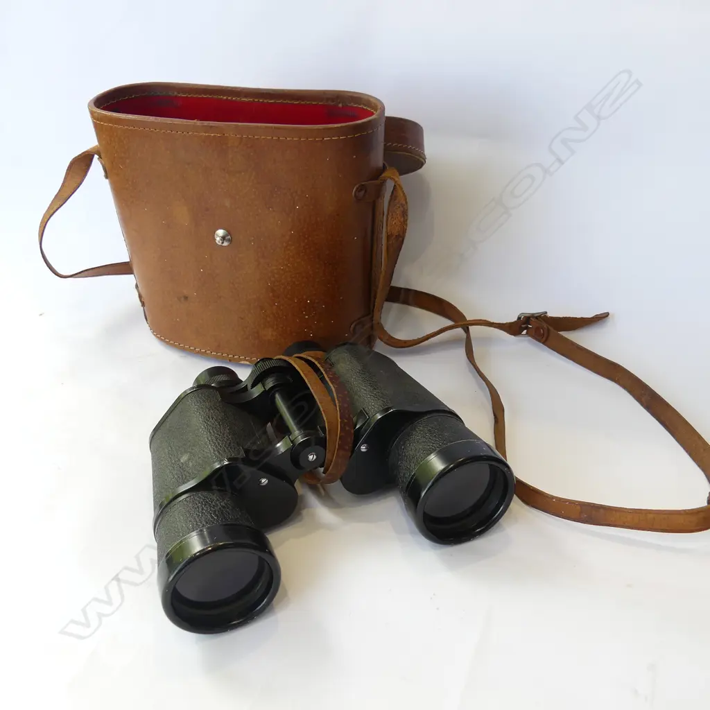 ZENITH FIELD BINOCULARS - IN LEATHER CASE Image 1++