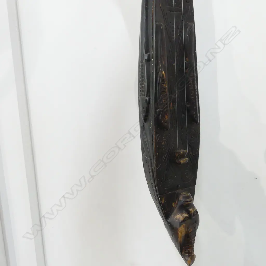 STH EAST ASIAN STRINGED INSTRUMENT Image 1++