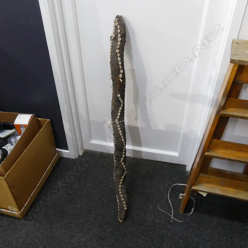 WOVEN BARK STRING AND COWRIE SHELL EEL PAPUA NEW GUINEA Image 1++