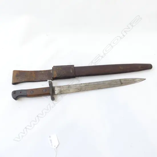 MILITARY MARKED 1903 ENFIELD BAYONET LEATHER SCABBARD & FROG L.460mm