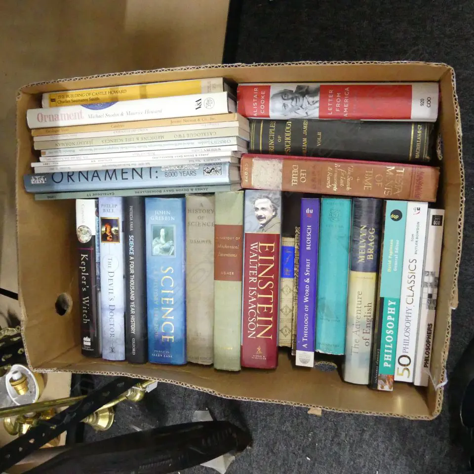 BOX OF ASST BOOKS Image 1++