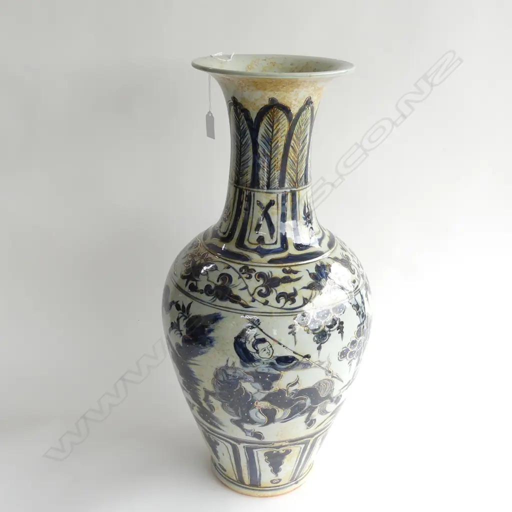 LG ORIENTAL BLUE, WHITE GLAZED FLOOR VASE H. 615MM Image 1++