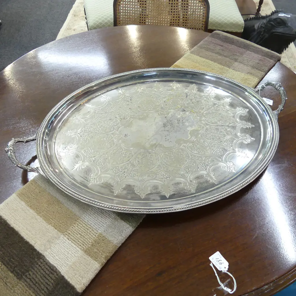 LGE OVAL SILVER PLATE TRAY 495x720mm Image 1++