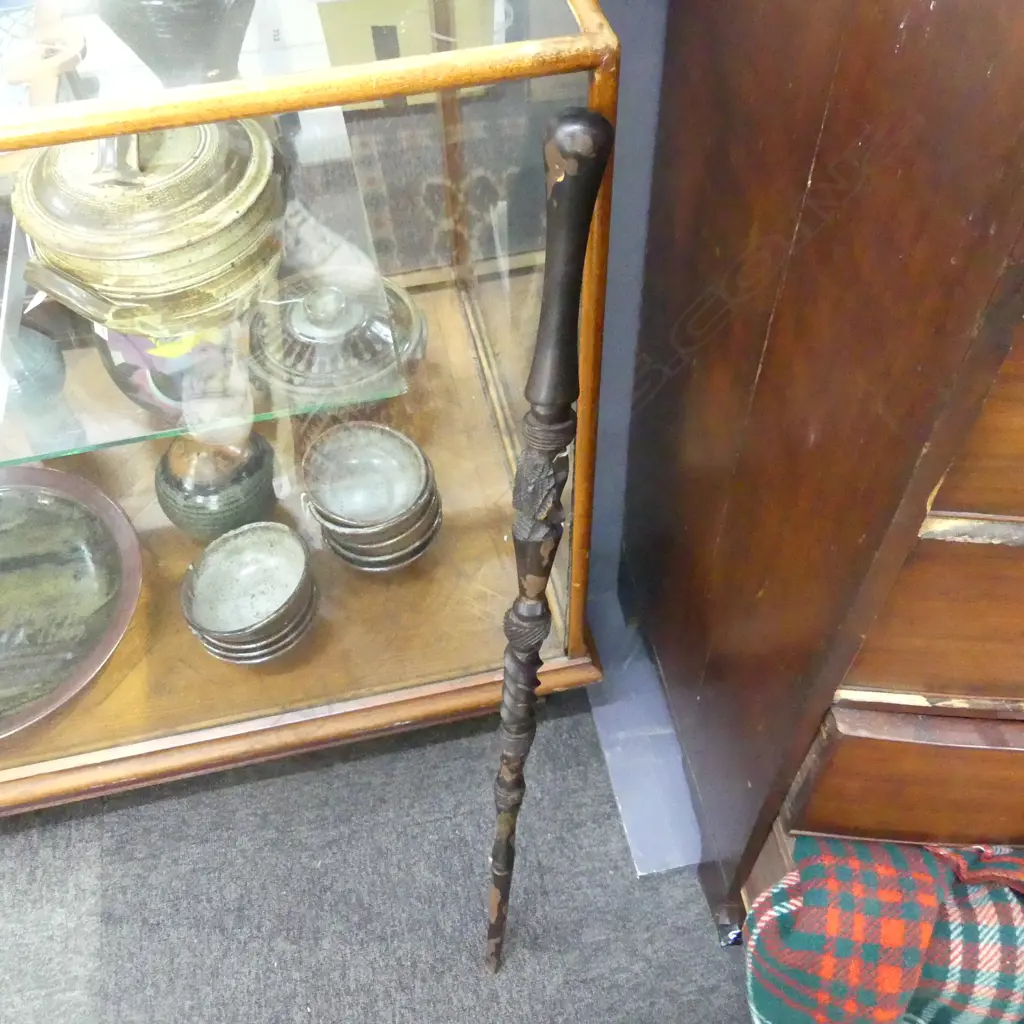 PNG CARVED WALKING STICK L.930mm Image 1++