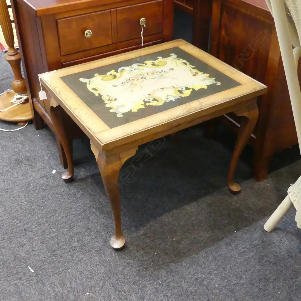 QUEEN ANNE STYLE SIDE TABLE w. GLASS TOP & TAPESTRY 625x510x480mm Image 1++