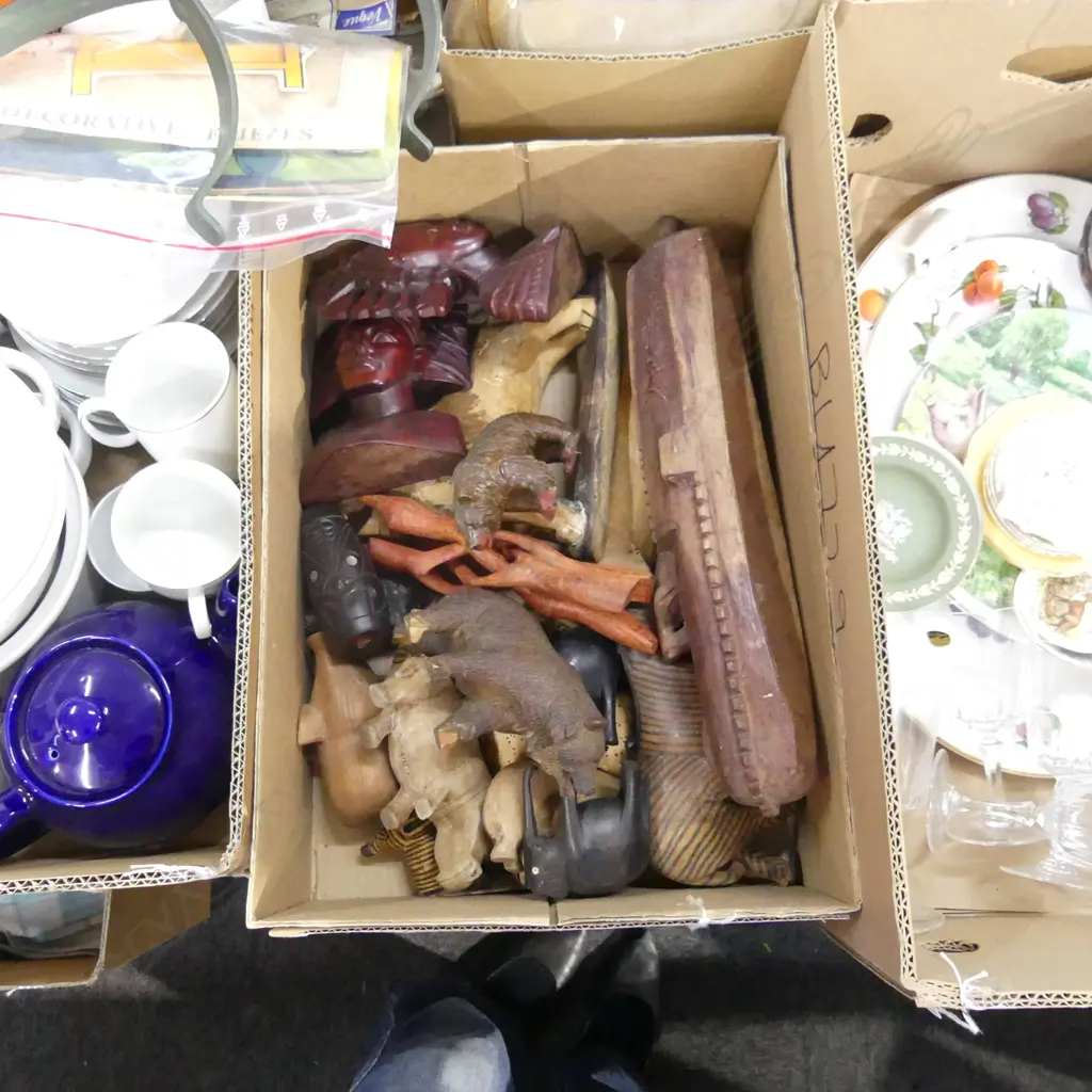 BOX LOT ETHNIC WOOD CARVINGS Image 1++