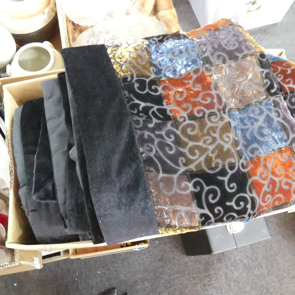 VELVET COMFORTER 2600 x 2200MM AND 2 MATCHING LARGE PILLOWS CASES Image 1++