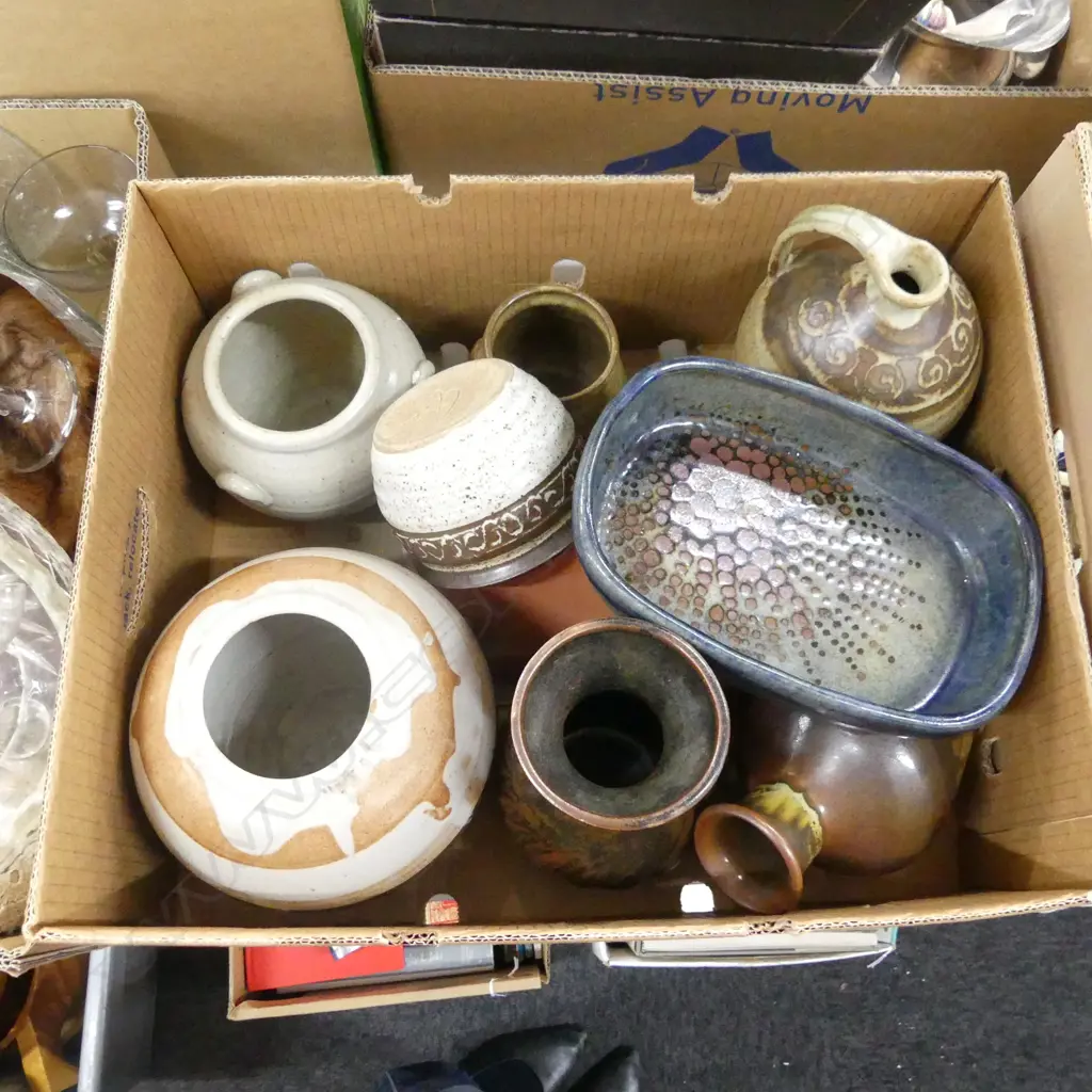 BOX LOT NZ STUDIO POTTERY Image 1++