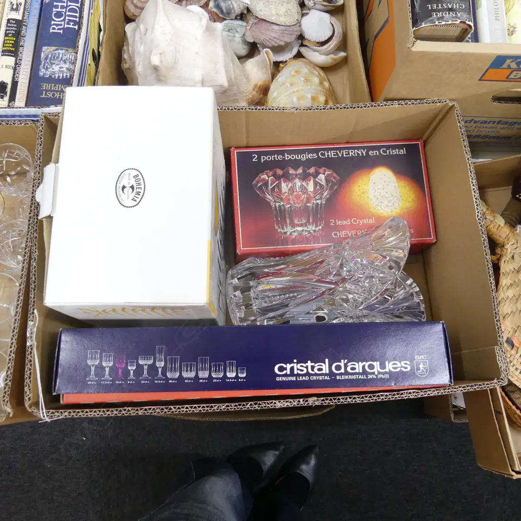 BOX GLASS; BOX SET 6 CHAMPAGNE FLUTES, 6 BOXED CRISTAL D'AQUES WINE GLASSES + VASE & CANDLE HOLDERS Image 1++