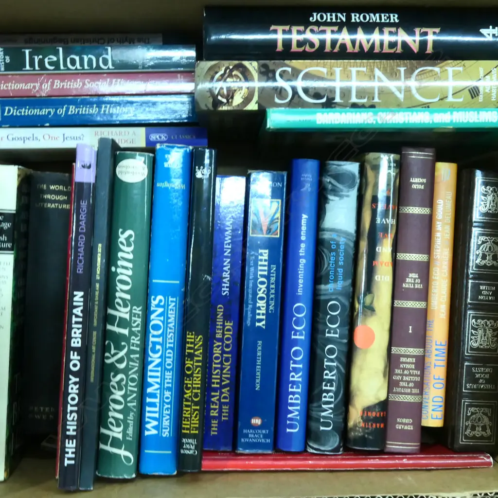 BOX OF ASST BOOKS Image 1++