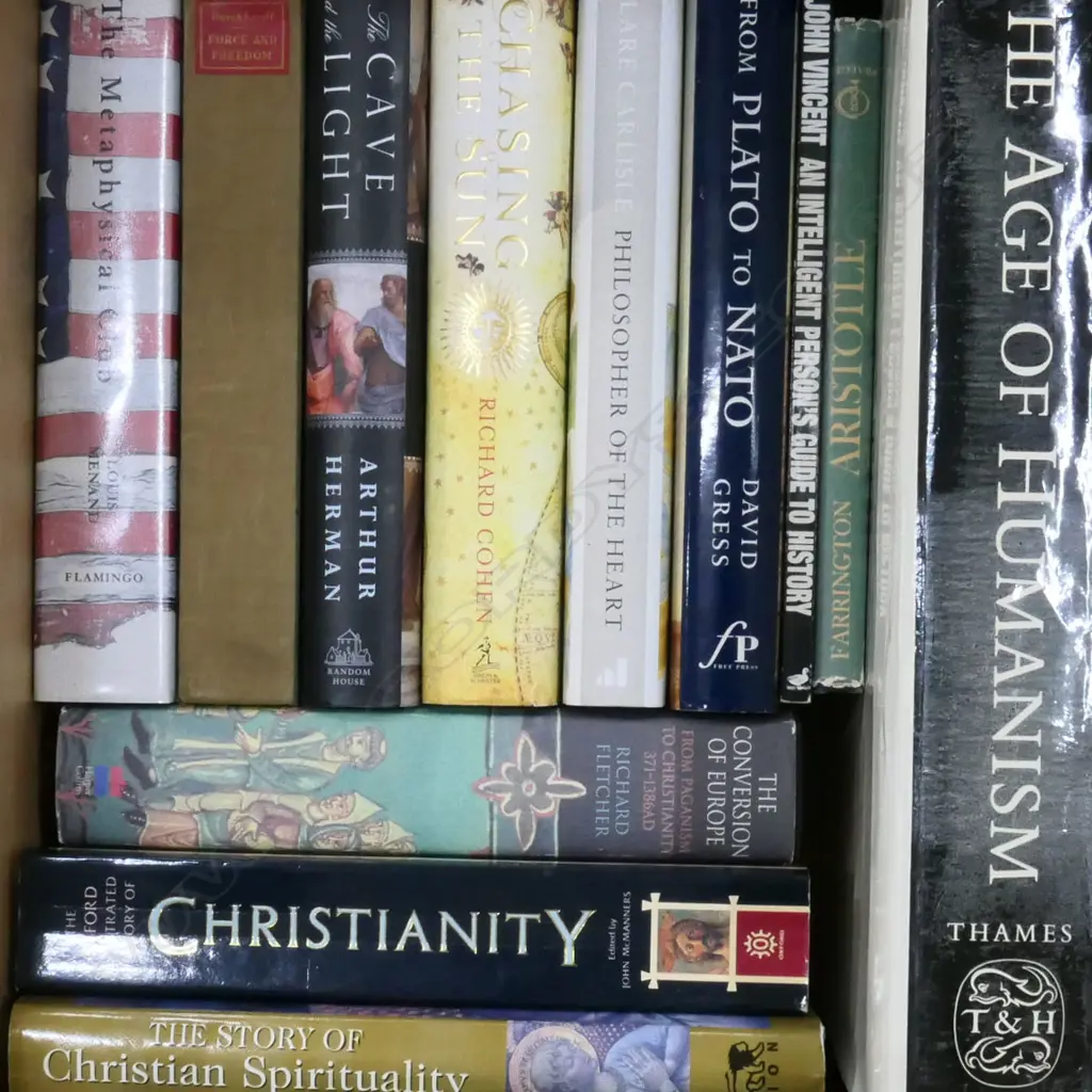BOX OF ASST BOOKS Image 1++