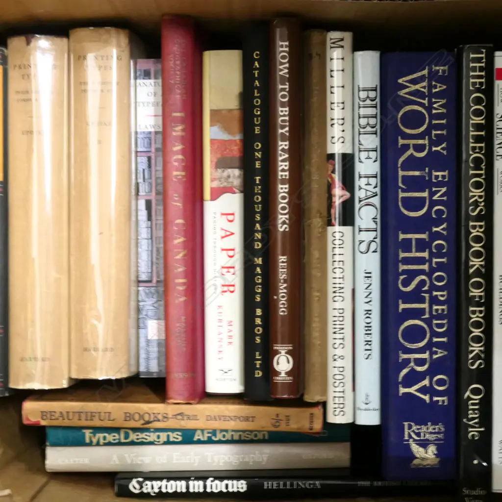 BOX OF ASST BOOKS Image 1++