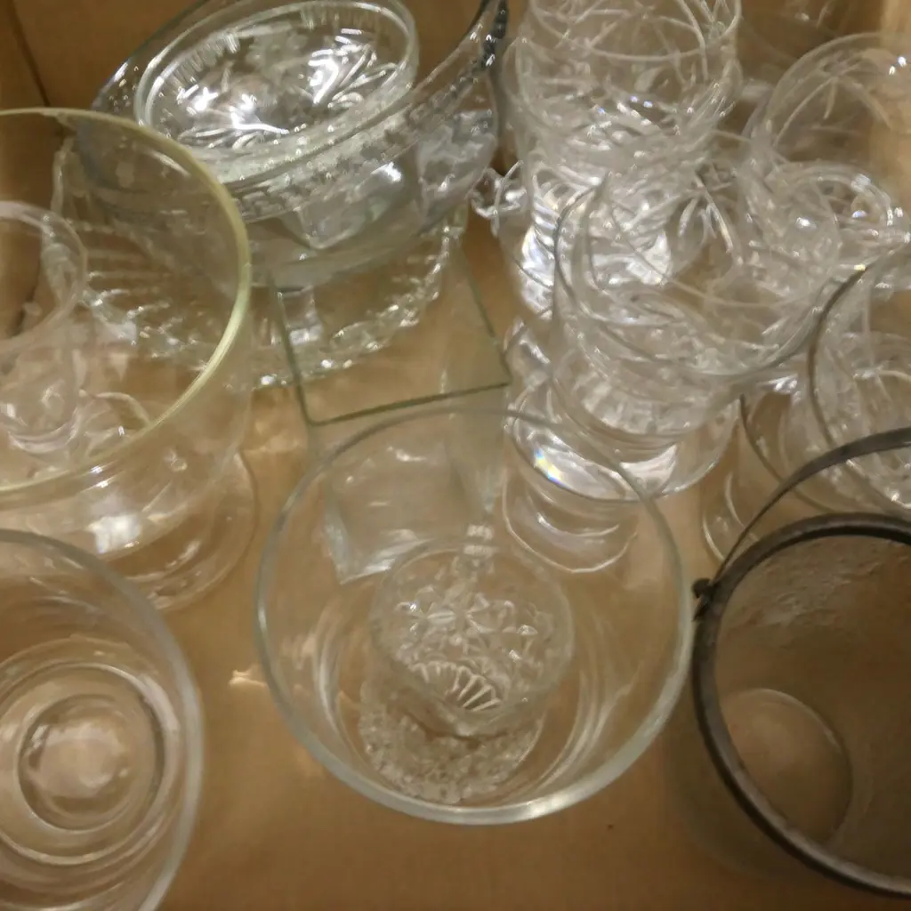 BOX LOT ASST. GLASSES & VASES Image 1++