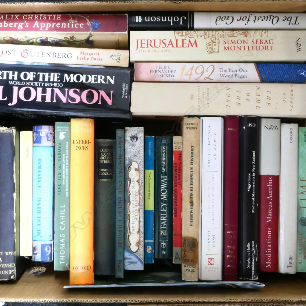 BOX OF ASST BOOKS Image 1++