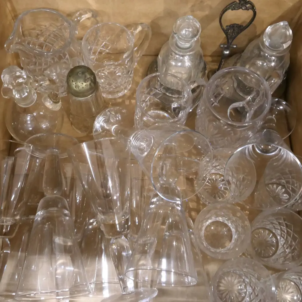 BOX LOT ASST. CRYSTAL / 10 WINE GLASSES ETC Image 1++