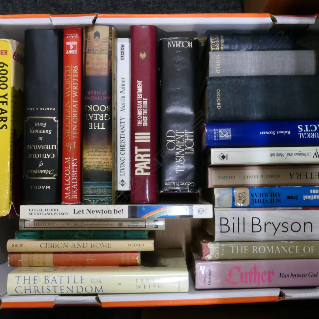 BOX OF ASST BOOKS Image 1++