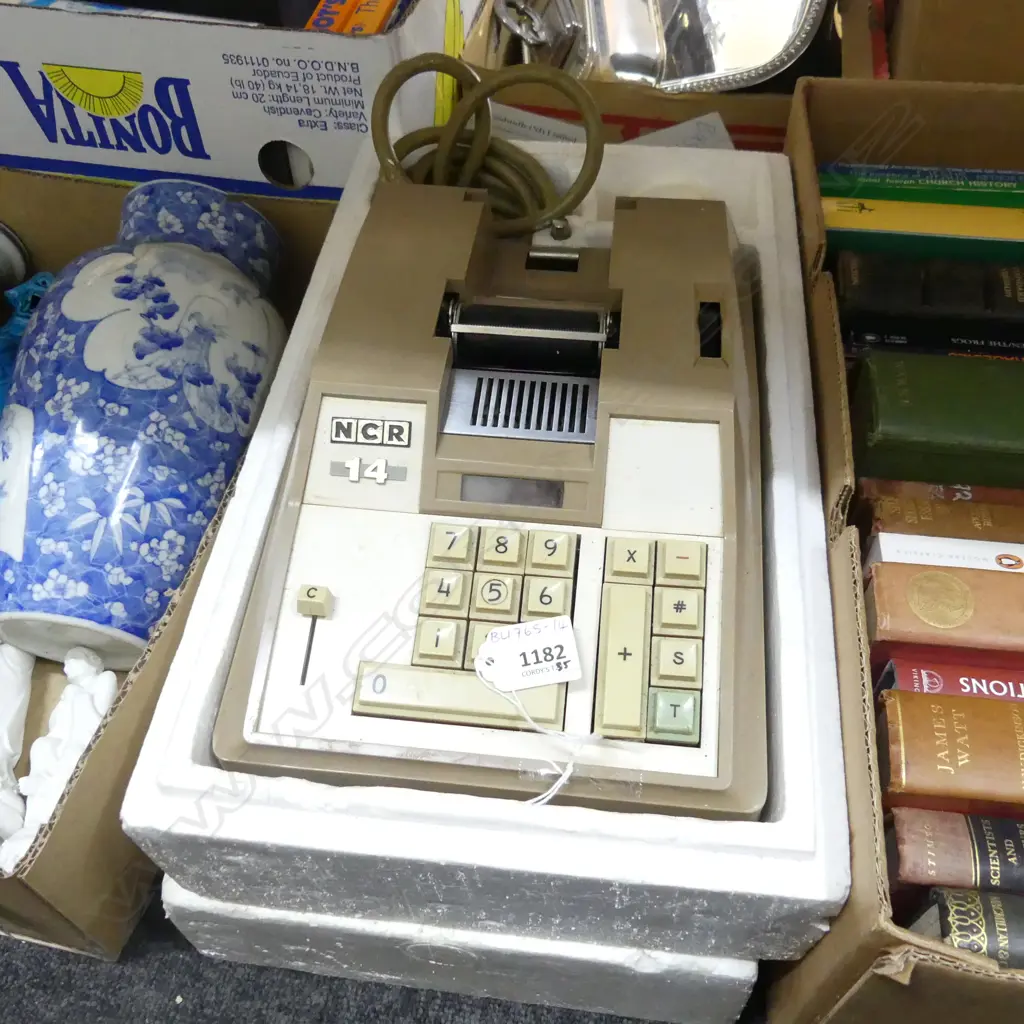 LG VINTAGE NCR 14, 10 KEY ELECTRIC ADDING MACHINE Image 1++