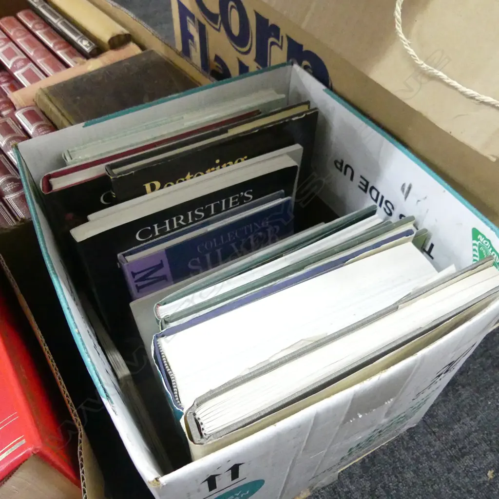 BOX LOT 10 BOOKS; ANTIQUES INTEREST Image 1++