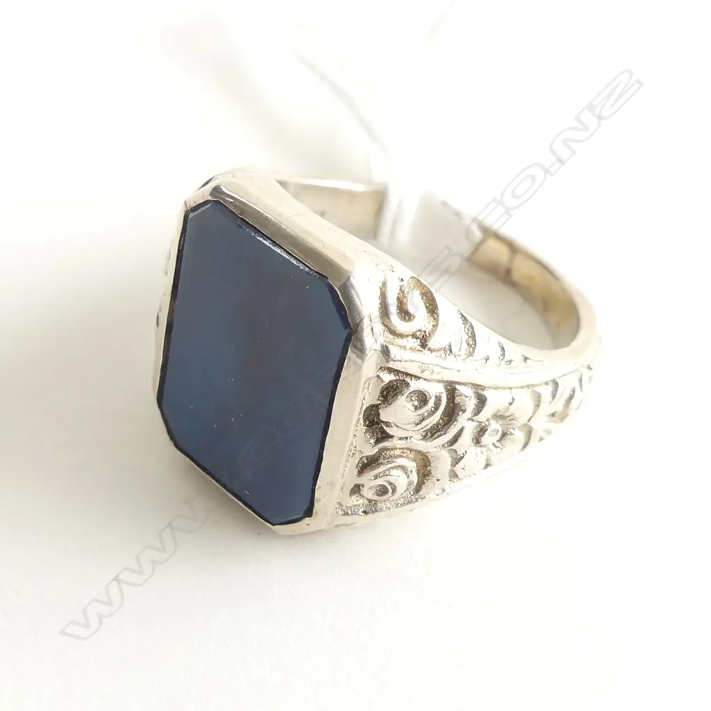 VINTAGE DECORATIVE BAND STG SILVER & LAPIS LAZULI GENTS RING SIZE R Image 1++