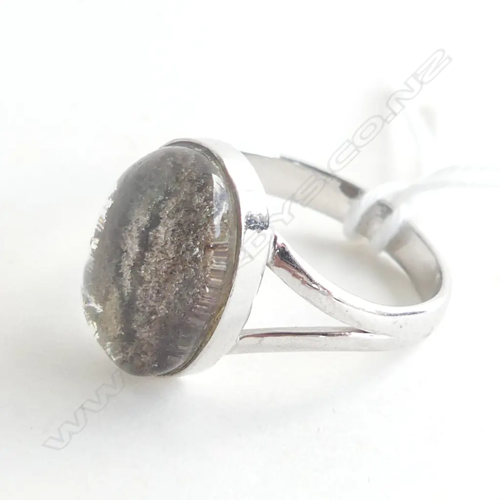 925 SILVER & LG STONE RING, SIZE R Image 1++