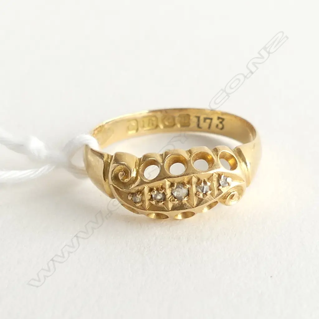 EDWARDIAN 18ct. GOLD FIVE STONE DIAMOND RING BIRMINGHAM 1906 2gm , SIZE M Image 1++