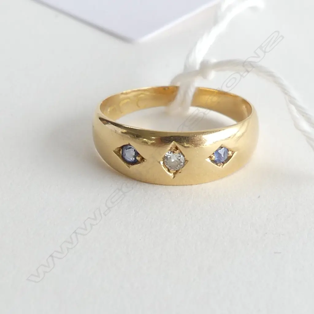 EDWARDIAN 18ct. GOLD SAPPHIRE AND DIAMOND RING  BIRMINGHAM 1906 2.50gm, SIZE L Image 1++