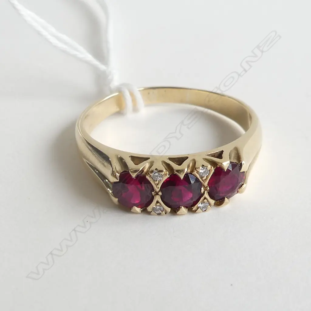 9ct. GOLD, FAUX RUBY AND DIAMOND DRESS RING 4gm, SIZE U **RTV** Image 1++