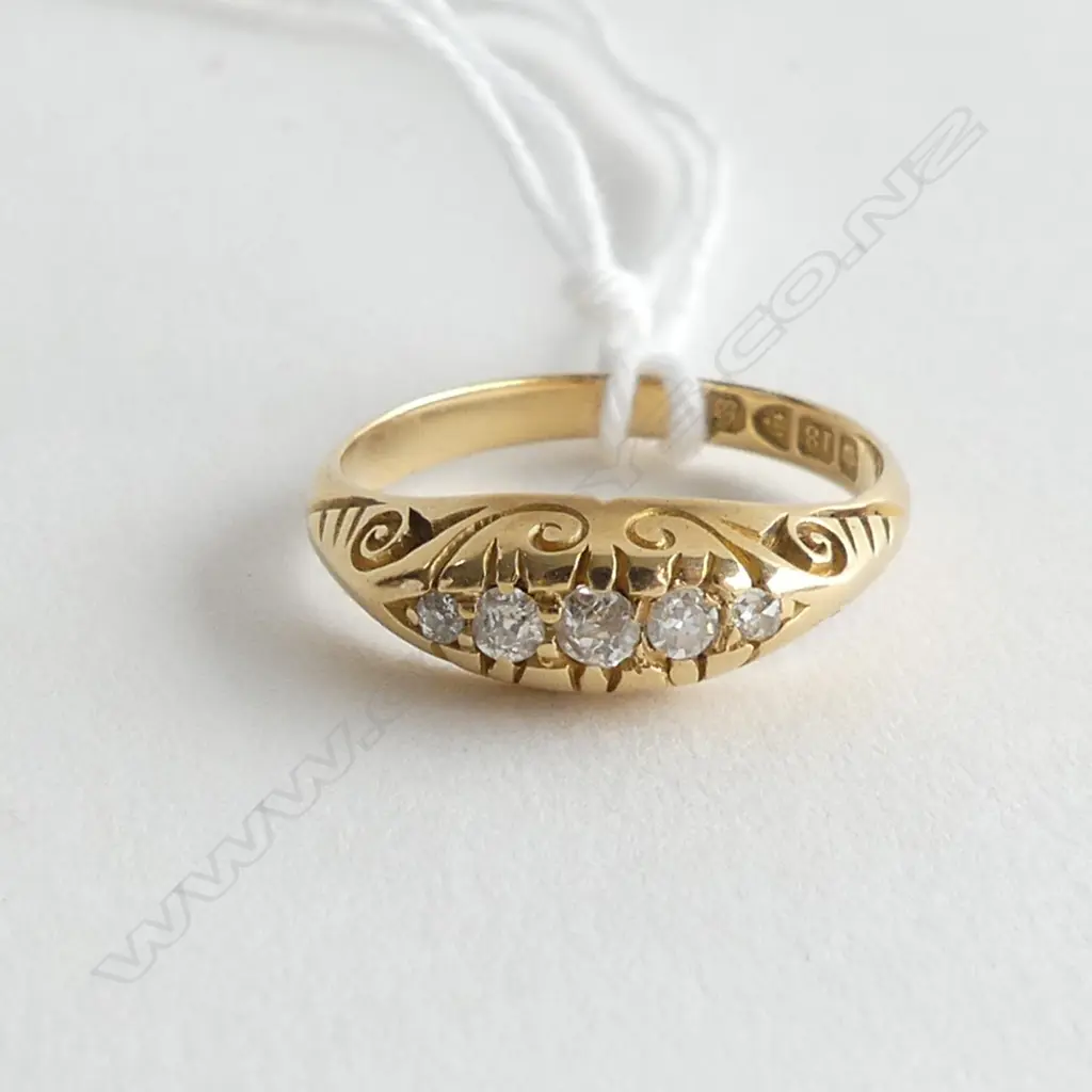 EDWARDIAN 18ct. GOLD FIVE STONE DIAMOND RING CHESTER 1902 2.98gm, SIZE L Image 1++