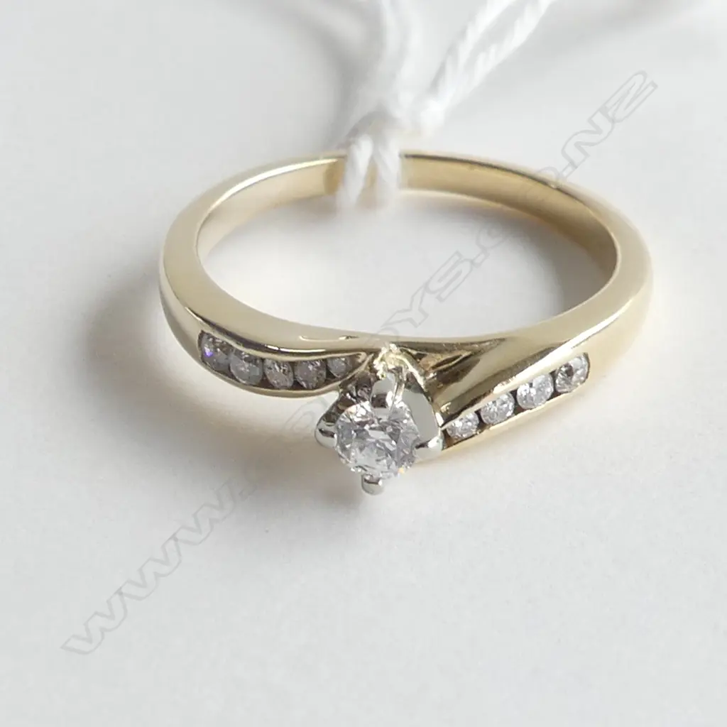 9ct. GOLD DIAMOND ENGAGEMENT RING 2.5gm (MHJ), SIZE M½ Image 1++