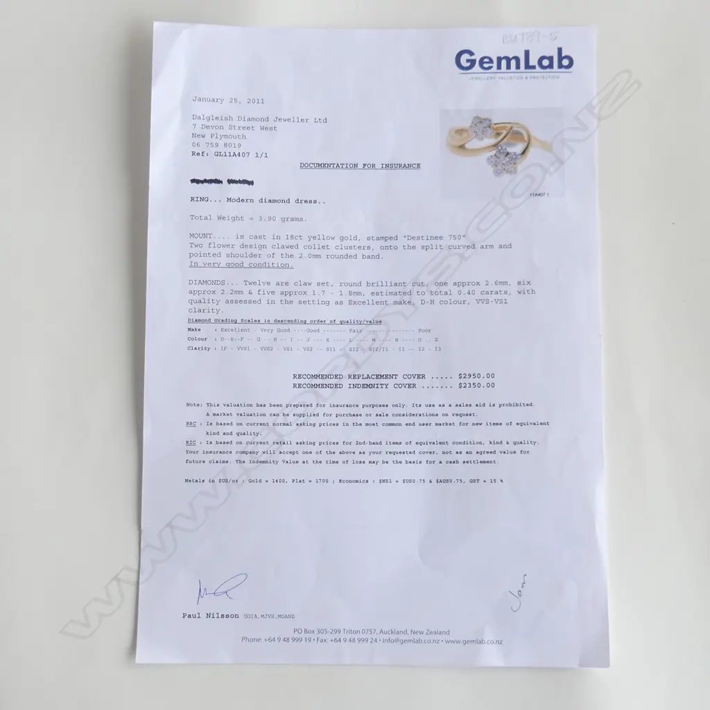 18ct. GOLD AND DIAMOND FLOWER RING, SIZE O Image 1++