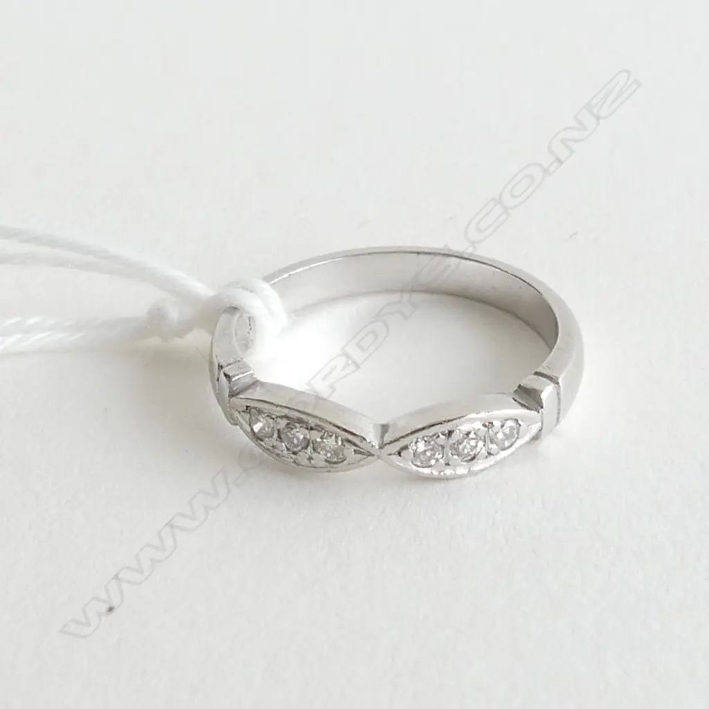 PLATINUM AND DIAMOND BAND, SIZE K Image 1++