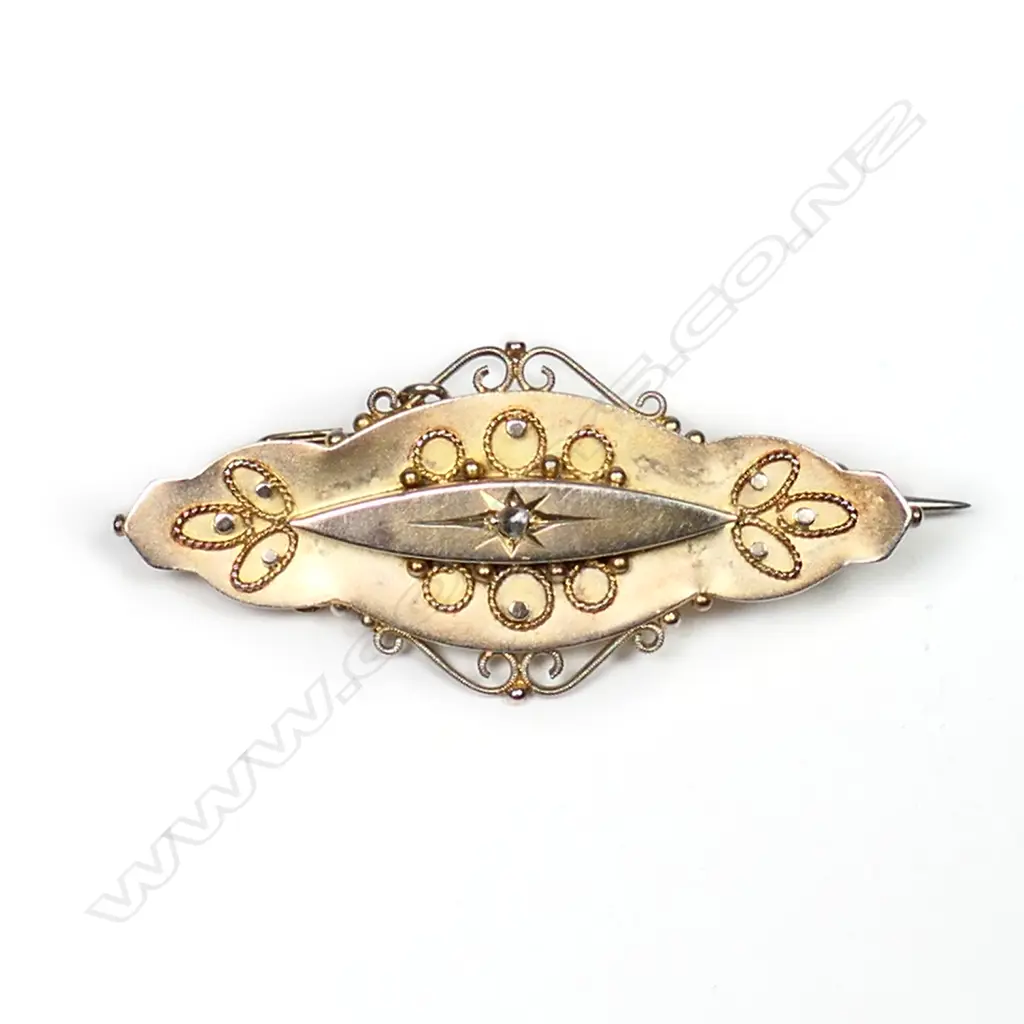 A Victorian 9ct gold brooch, Image 1++
