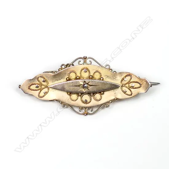A Victorian 9ct gold brooch,