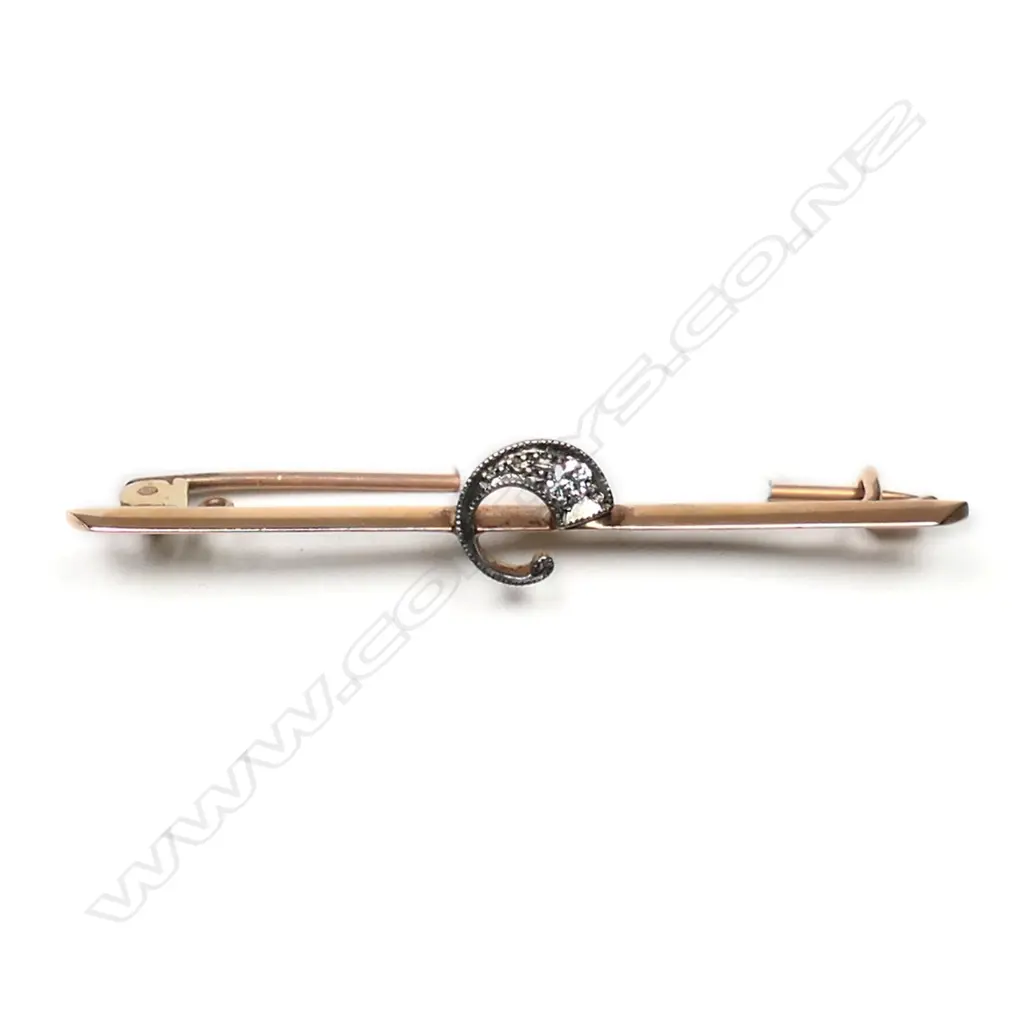 A 14ct bar brooch, Image 1++
