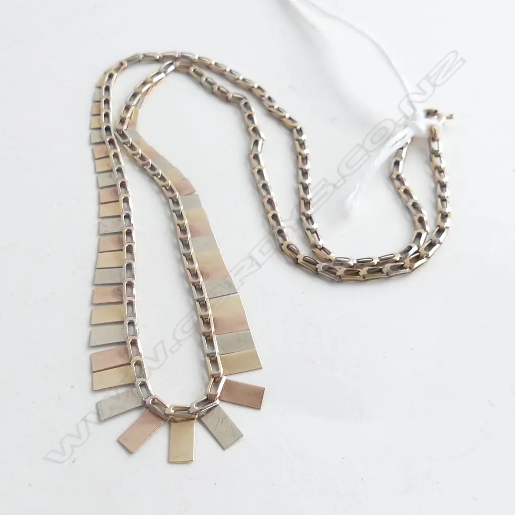 9ct. GOLD 3 TONE GRADUATED EGYPTIAN STYLE NECKLACE 4.6gm. Image 1++