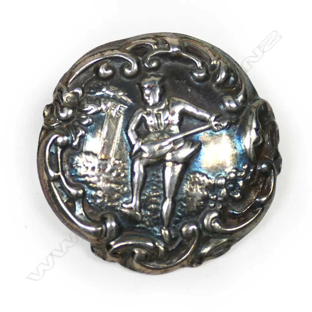 A set of Edwardian silver Walker & Hall buttons, Image 1++