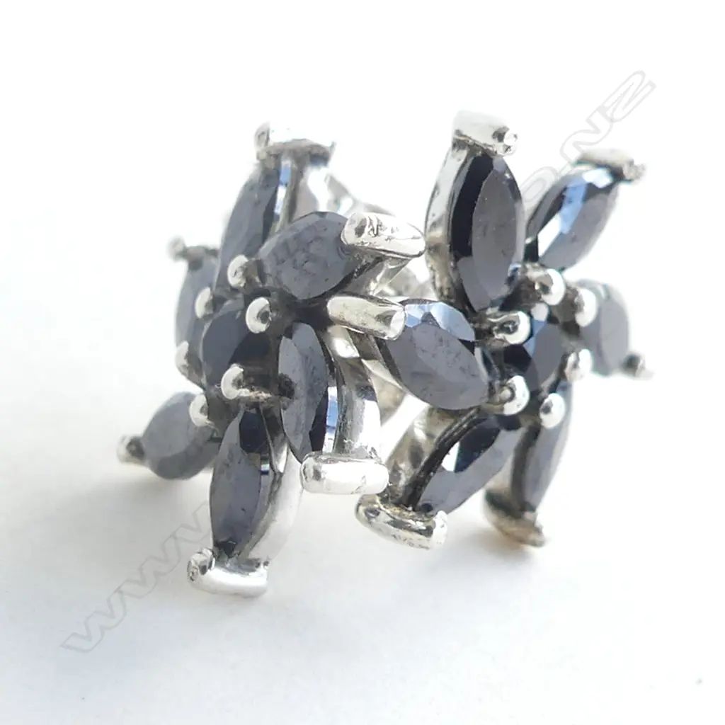 BLACK GEMSTONES & .925 SILVER STUD EARRINGS Image 1++