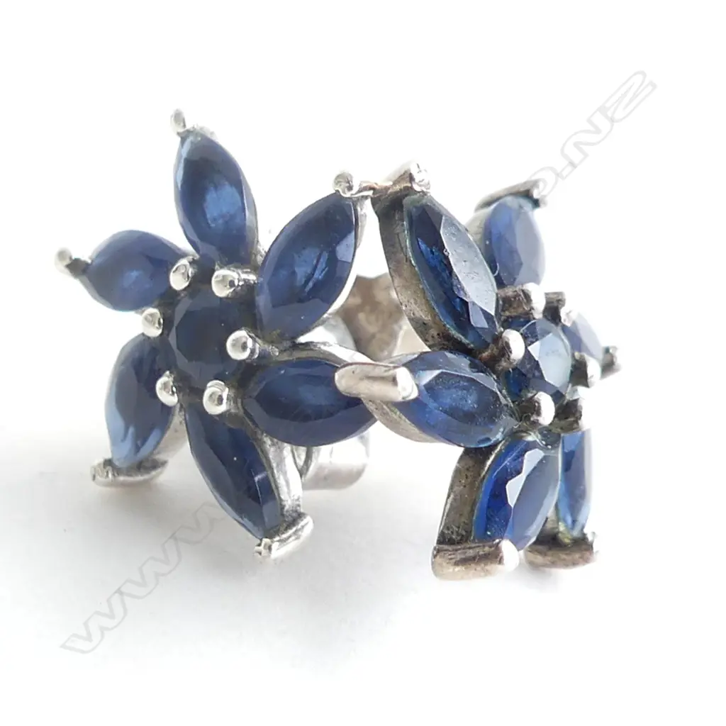BLUE GEMSTONE & .925 SILVER FLOWER SHAPE STUD EARRINGS Image 1++
